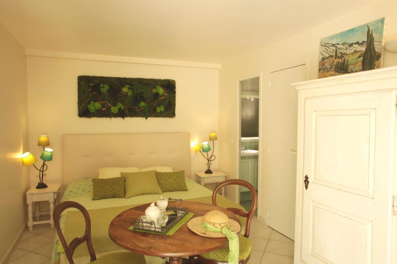 La Campagne St Lazare - Restaurant Chambres D'Hotes Piscine & Spa Forcalquier Exterior photo
