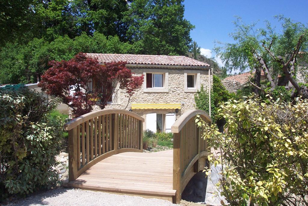 La Campagne St Lazare - Restaurant Chambres D'Hotes Piscine & Spa Forcalquier Exterior photo